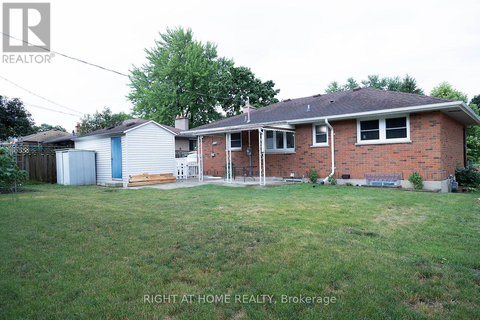 186 KING EDWARD AVENUE