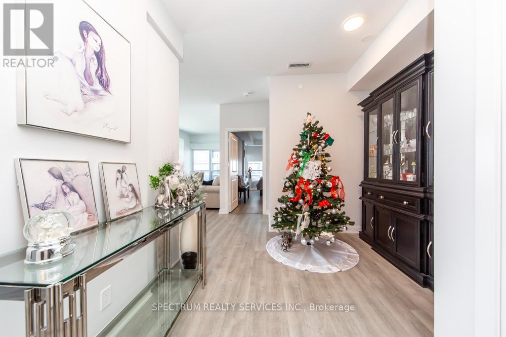 A-1007 - 30 UPPER MALL WAY