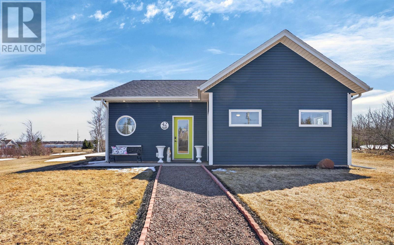 42 Blue Heron Crescent