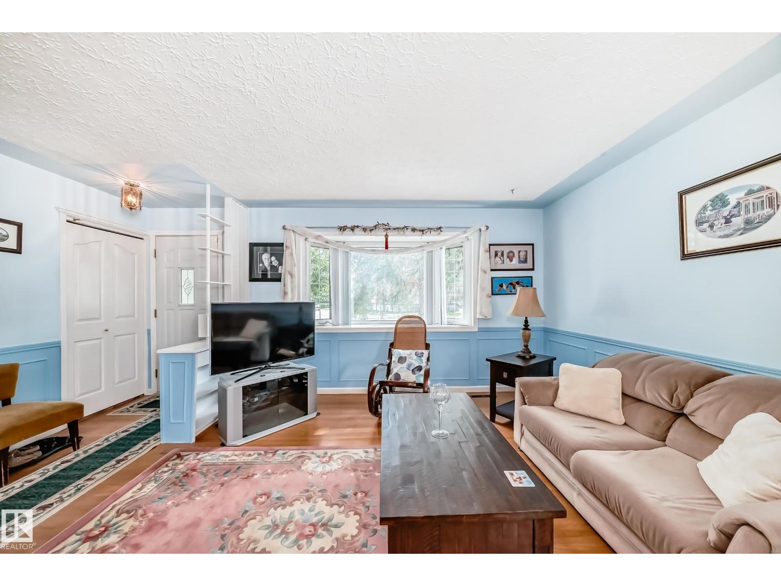 8602 158 ST NW