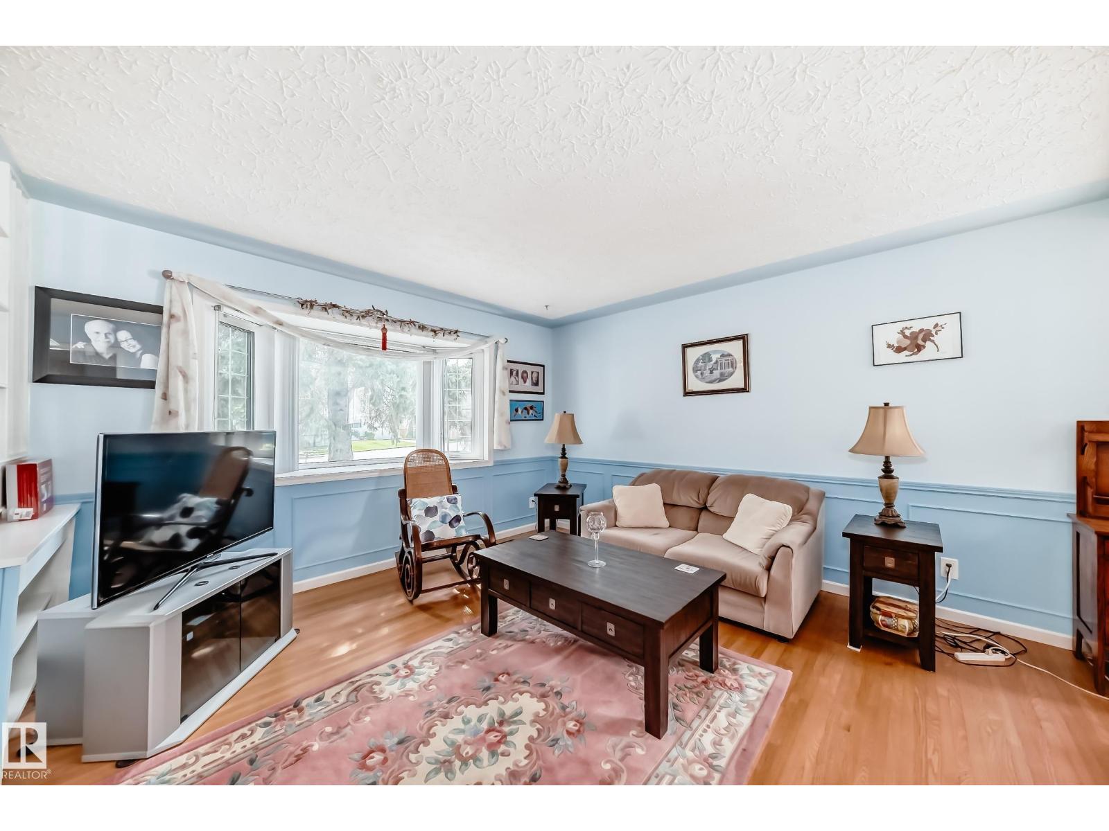 8602 158 ST NW