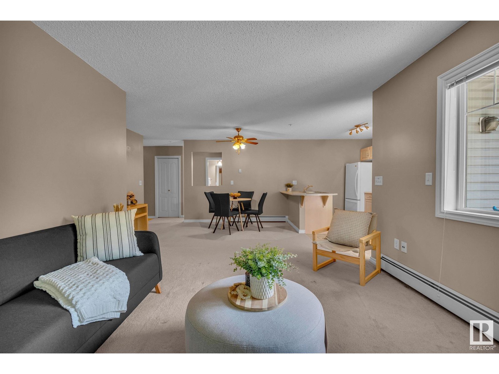 #114 905 BLACKLOCK WY SW