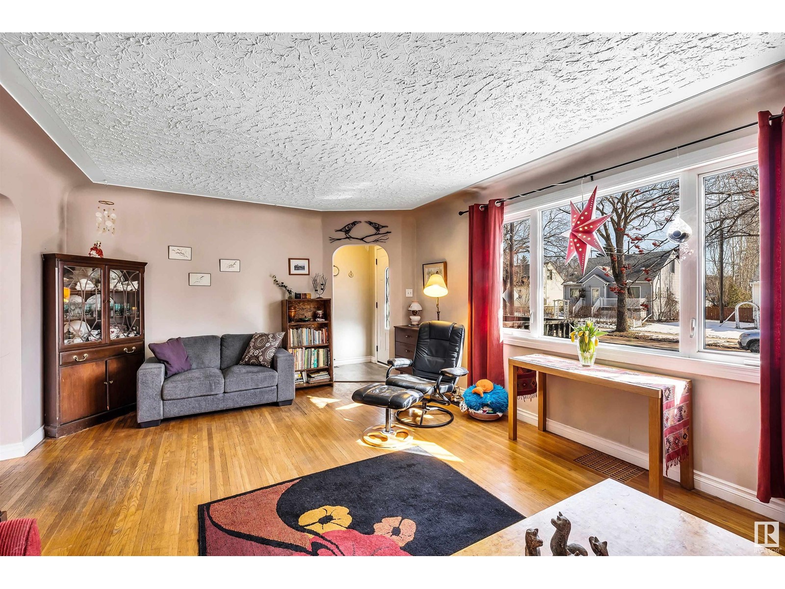 10962 135 ST NW NW
