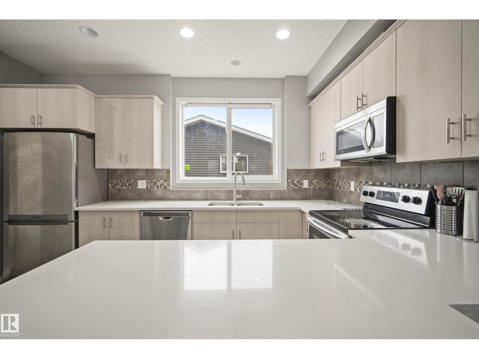3030 ARTHURS CR SW