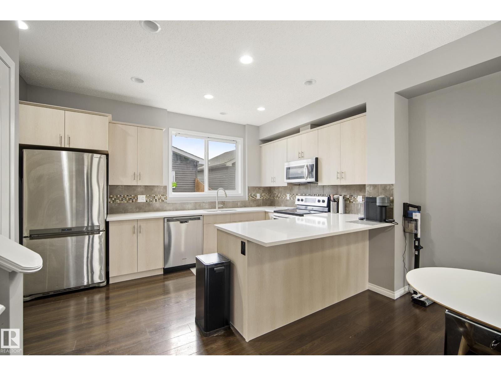 3030 ARTHURS CR SW