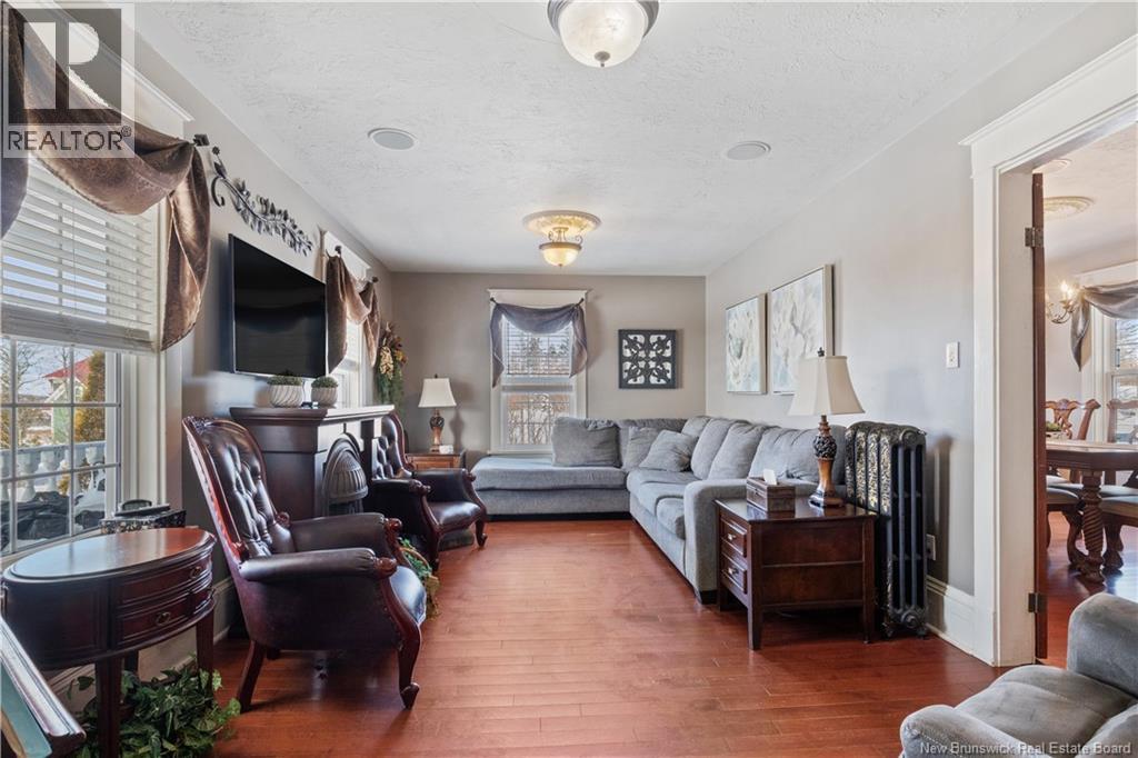 521 Royal - Photo 4