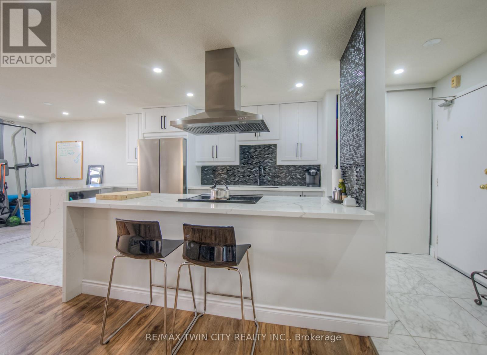 410 - 185 KEHL STREET