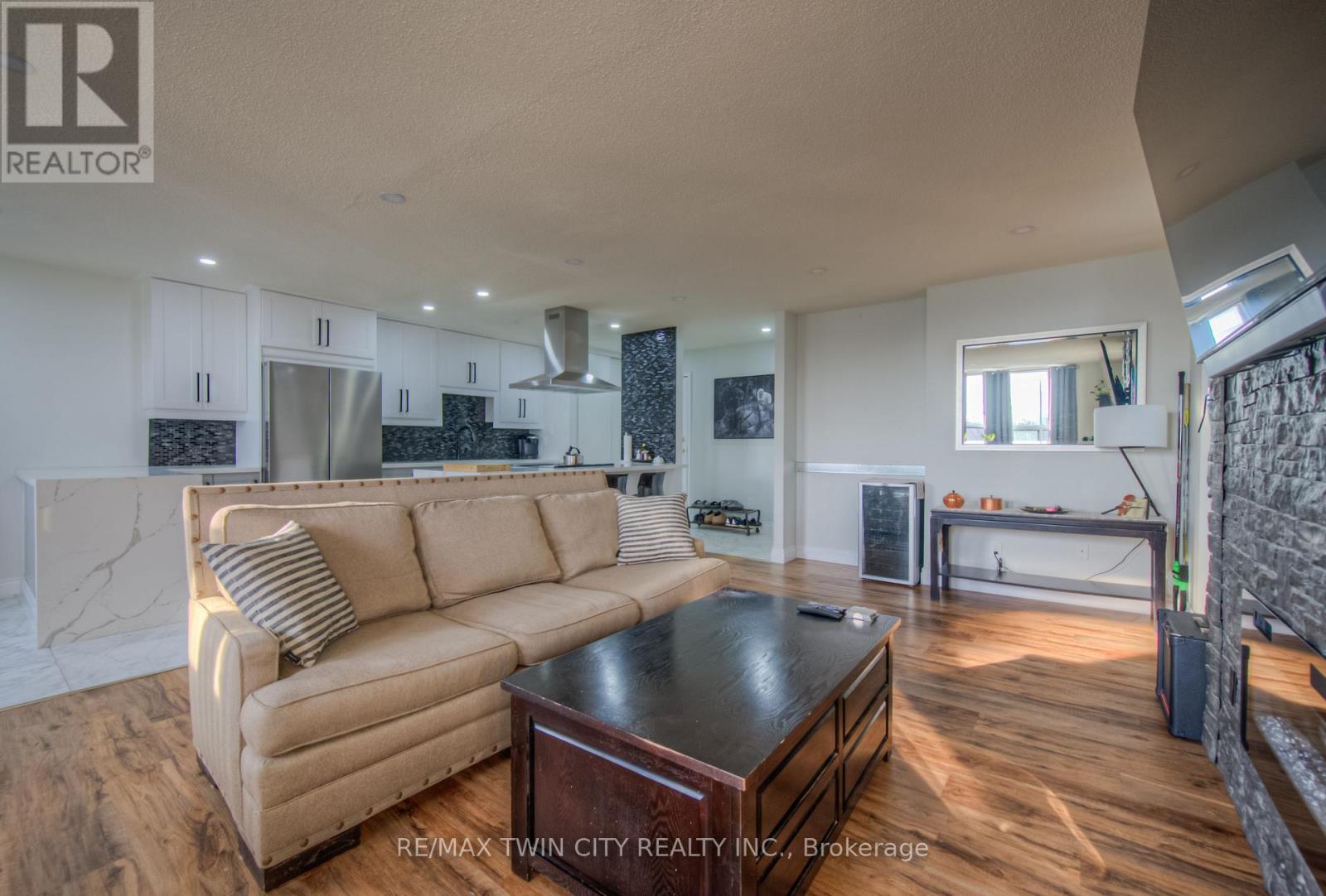 410 - 185 KEHL STREET