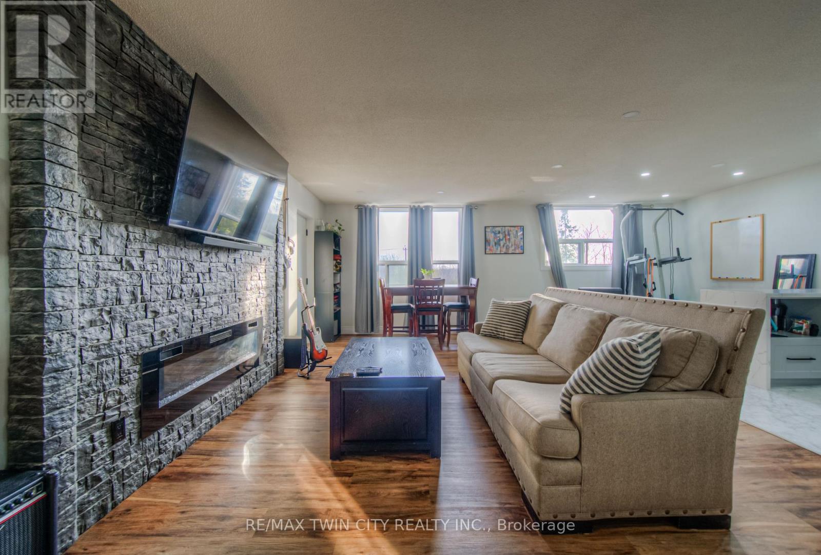 410 - 185 KEHL STREET