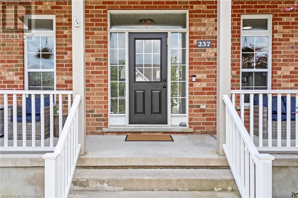 237 RIDGE TOP Crescent