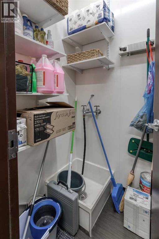 4, 505 Railway Street W