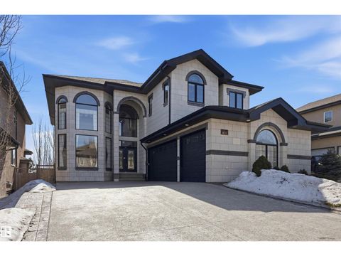 831 HOLLANDS LANDING LD NW Edmonton AB T6R3S9