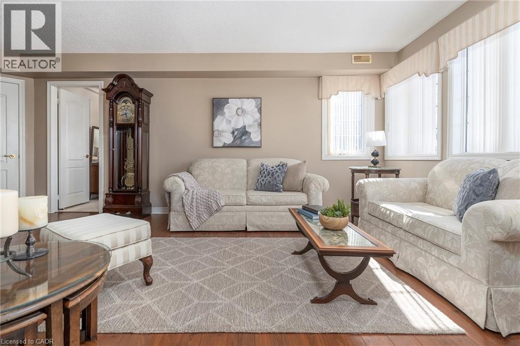600 SILVERBIRCH Boulevard Unit# 308