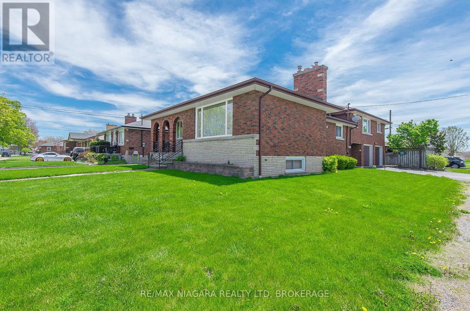 425 BELL STREET