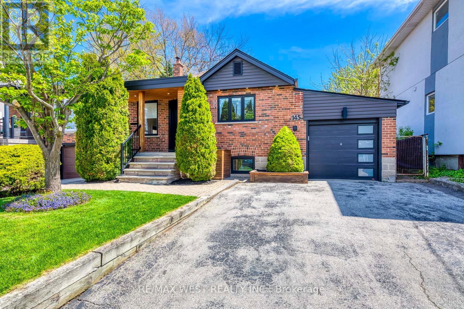 Photo 1 of 49 — 145 BEXHILL AVENUE, Toronto (Clairlea-Birchmount), ON M1L3C5