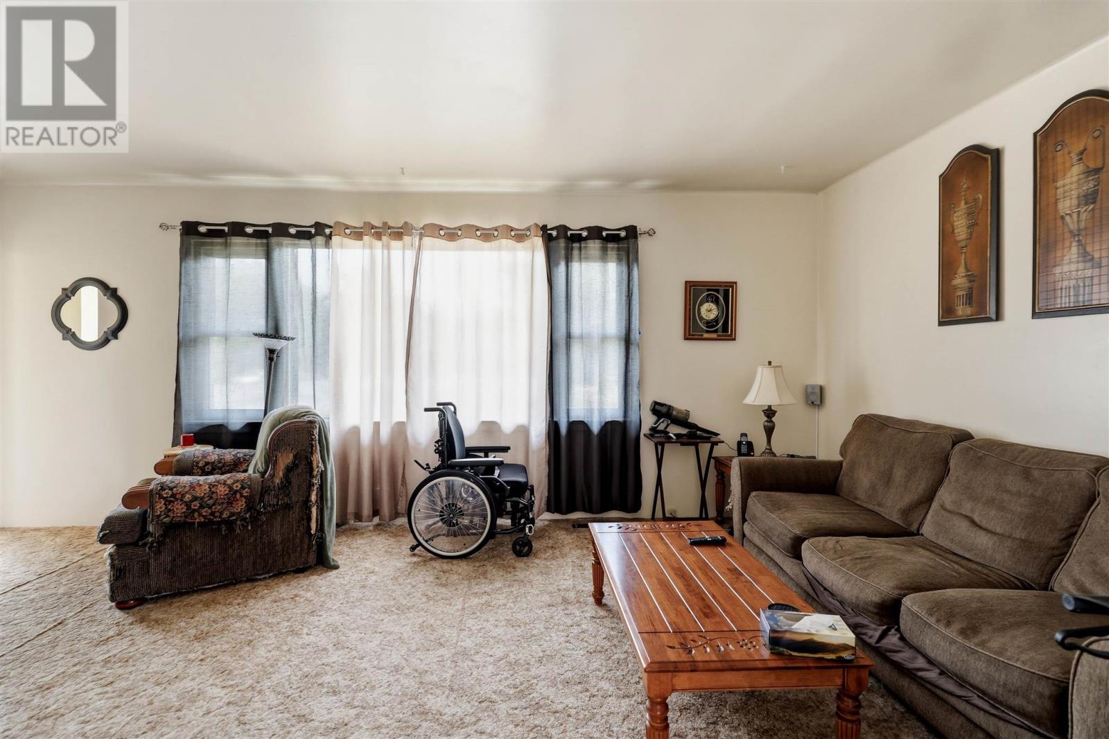 902 Frontenac ST - Photo 4