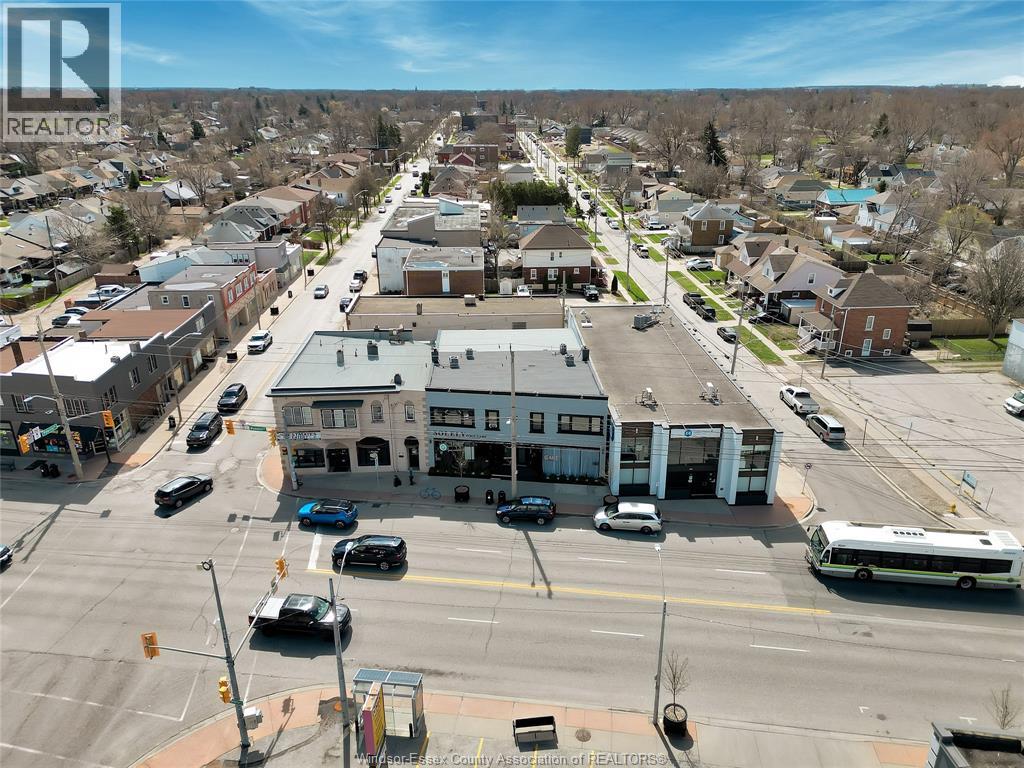 4667 WYANDOTTE STREET East