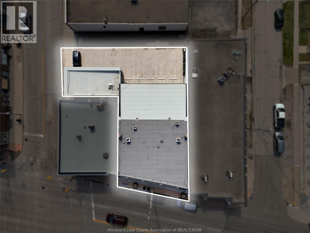 4667 WYANDOTTE STREET East