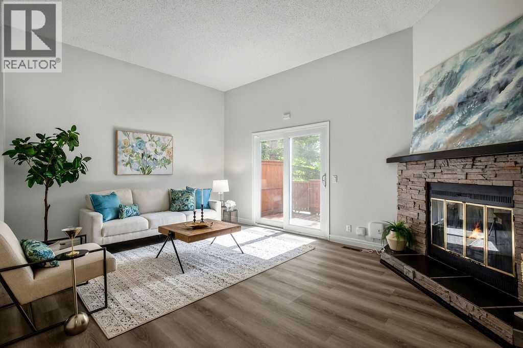 6 Coachway Green SW