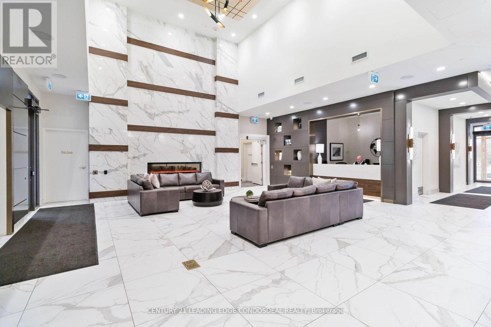 502 - 1050 MAIN STREET W