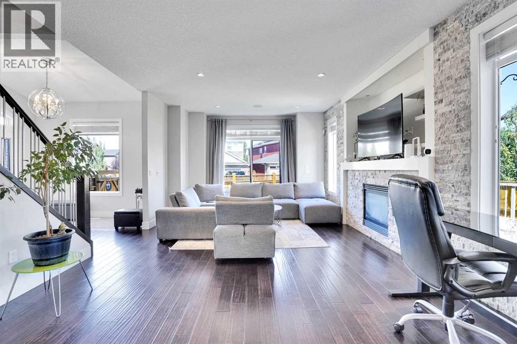172 Kinniburgh Way Chestermere