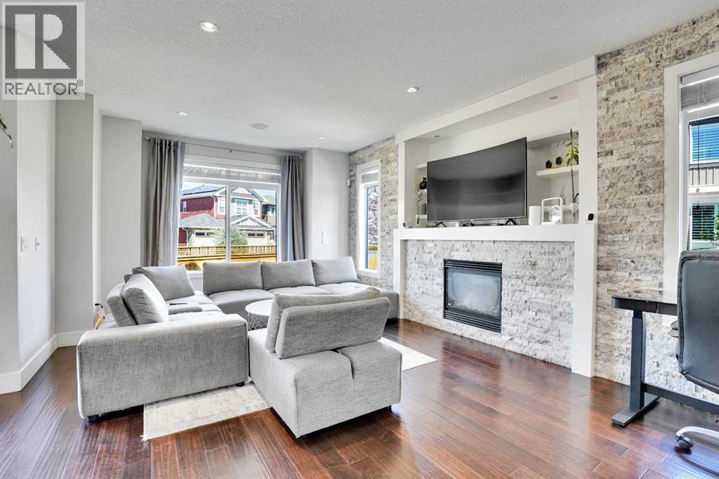 172 Kinniburgh Way Chestermere