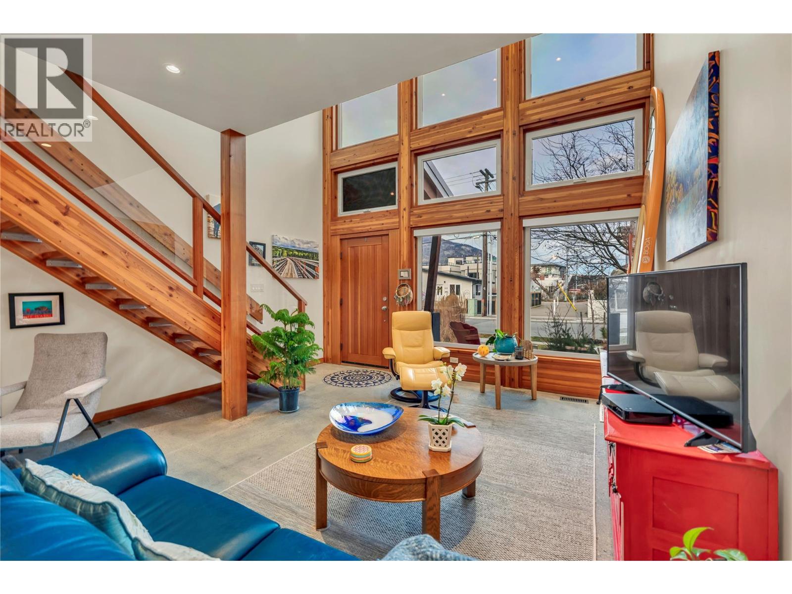 434 ALEXANDER Avenue Unit# 101