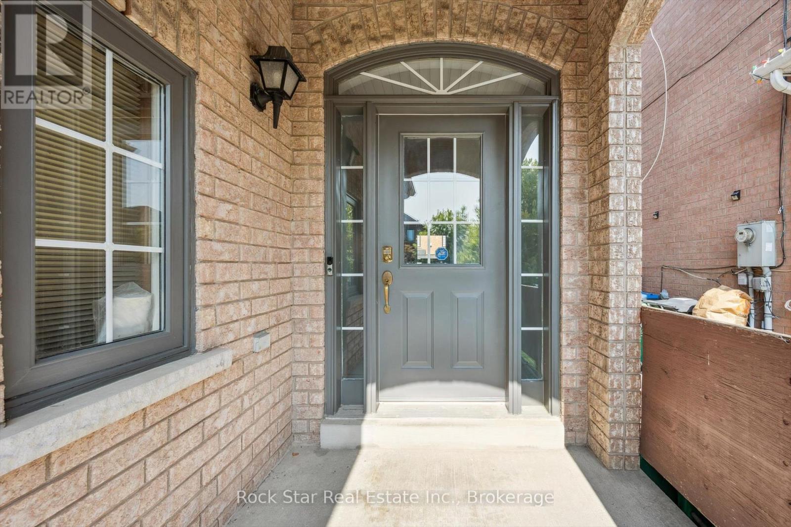 128 NATHANIEL CRESCENT