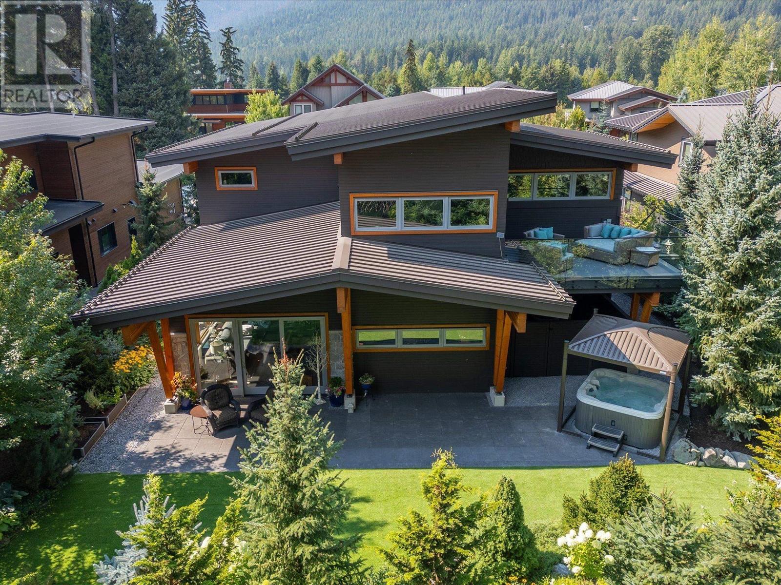 8011 CYPRESS PLACE