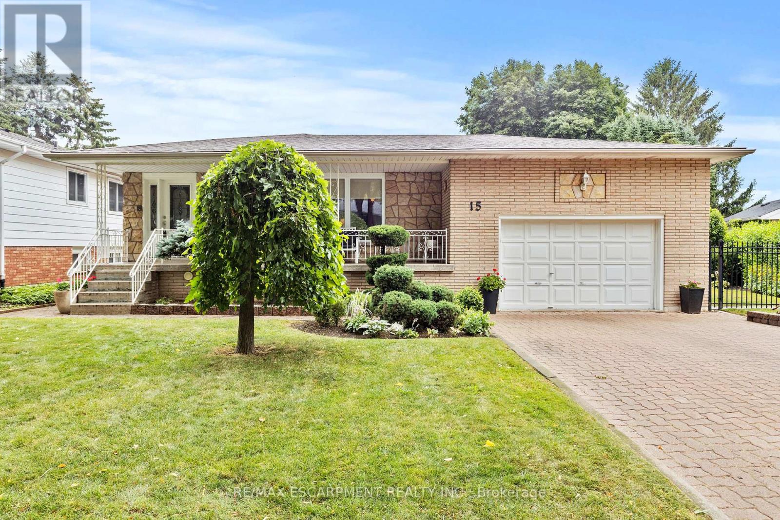 15 DEBORA DRIVE