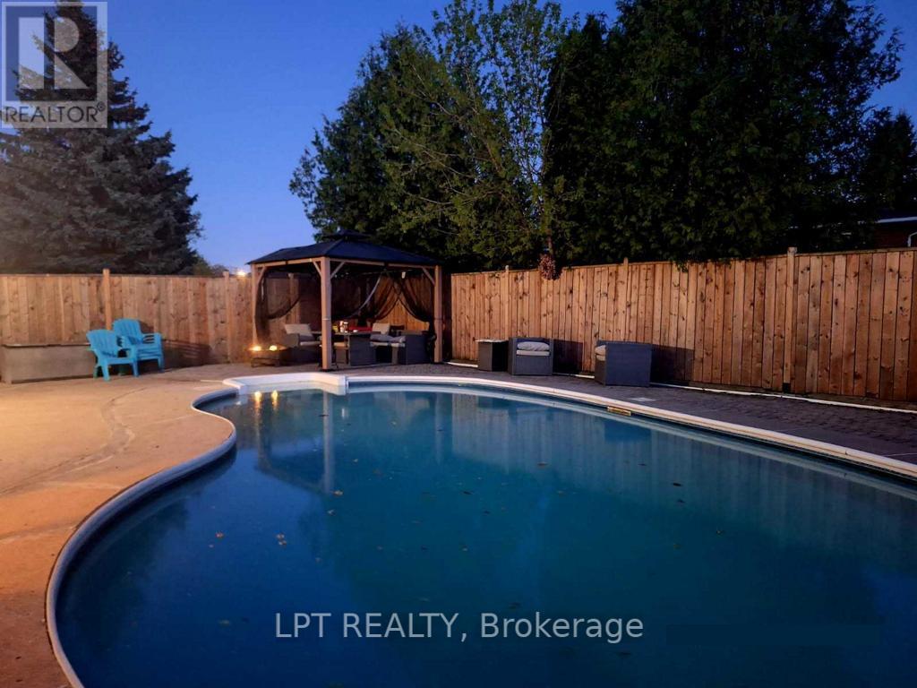 304 SUNRISE CRESCENT