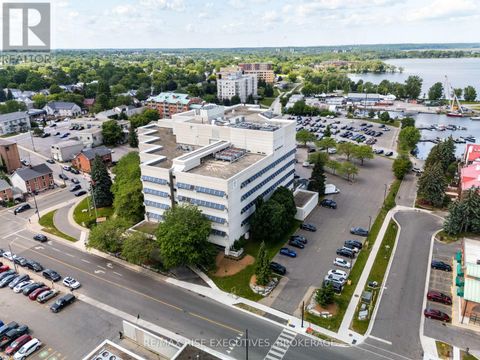 502 - 49 PLACE D' ARMES Kingston ON K7K6E1