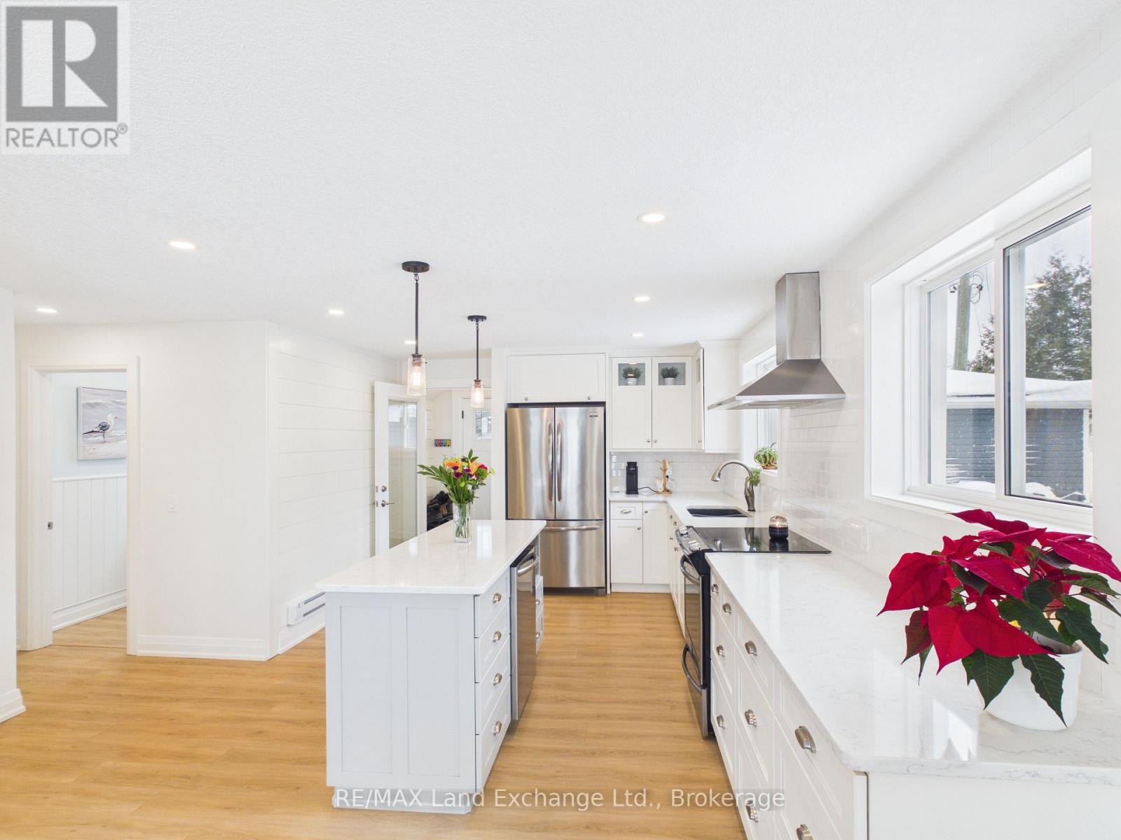 9 MACGREGOR BEACH ROAD