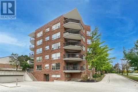 300 KEATS Way Unit# 401 Waterloo ON N2L6E6