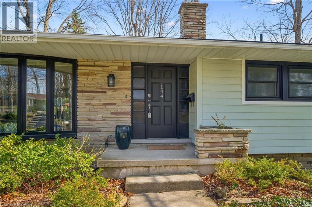 144 RIPPLEWOOD Crescent