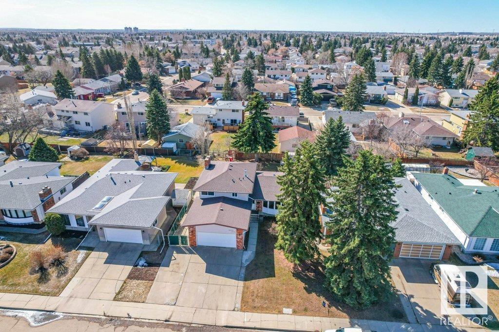18435 93 AV NW