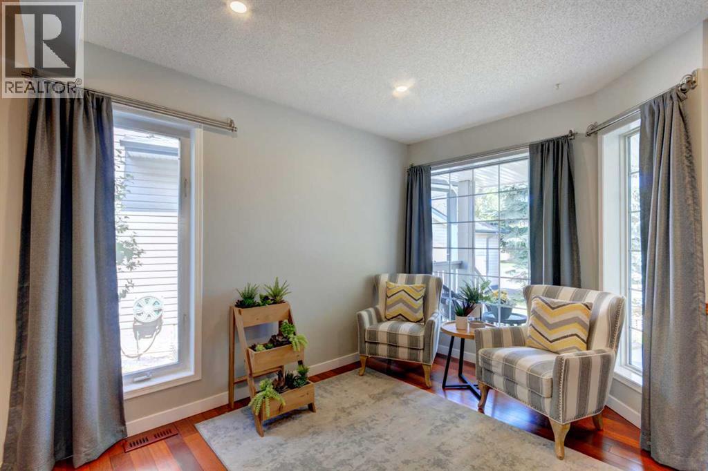 188 Mt Selkirk Close SE