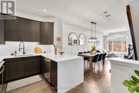 71 - 71 ELDER AVENUE Toronto (Long Branch) ON M8W0B8