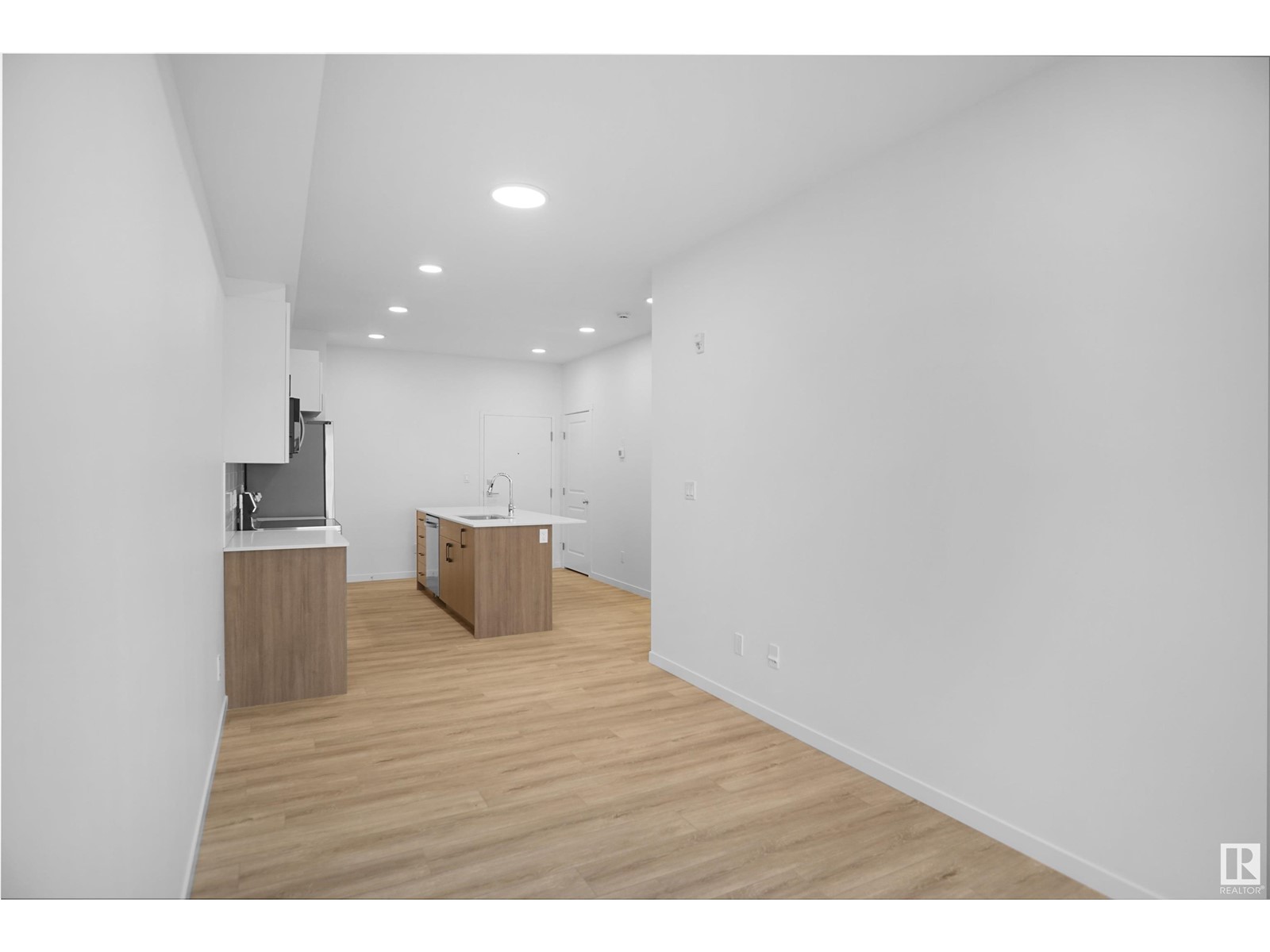 #102 3715 141 ST SW