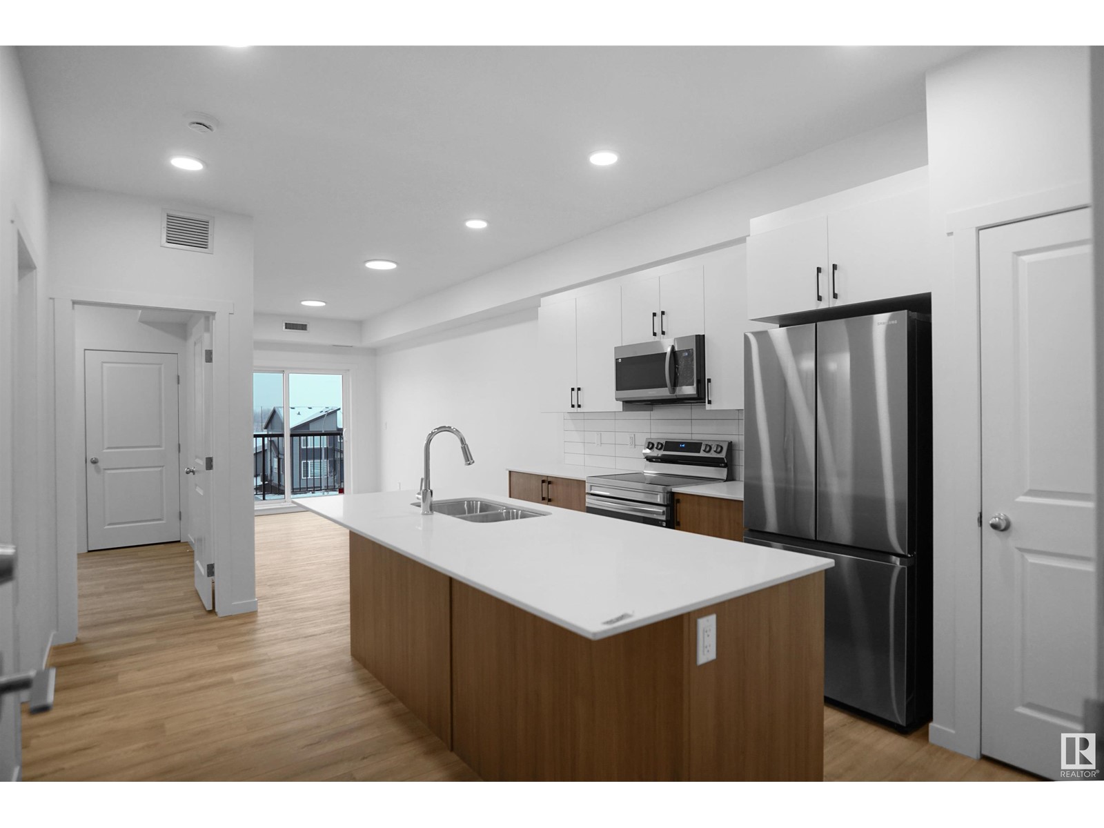 #102 3715 141 ST SW
