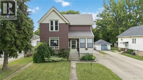 373 PALMERSTON STREET South Sarnia ON N7T3P1