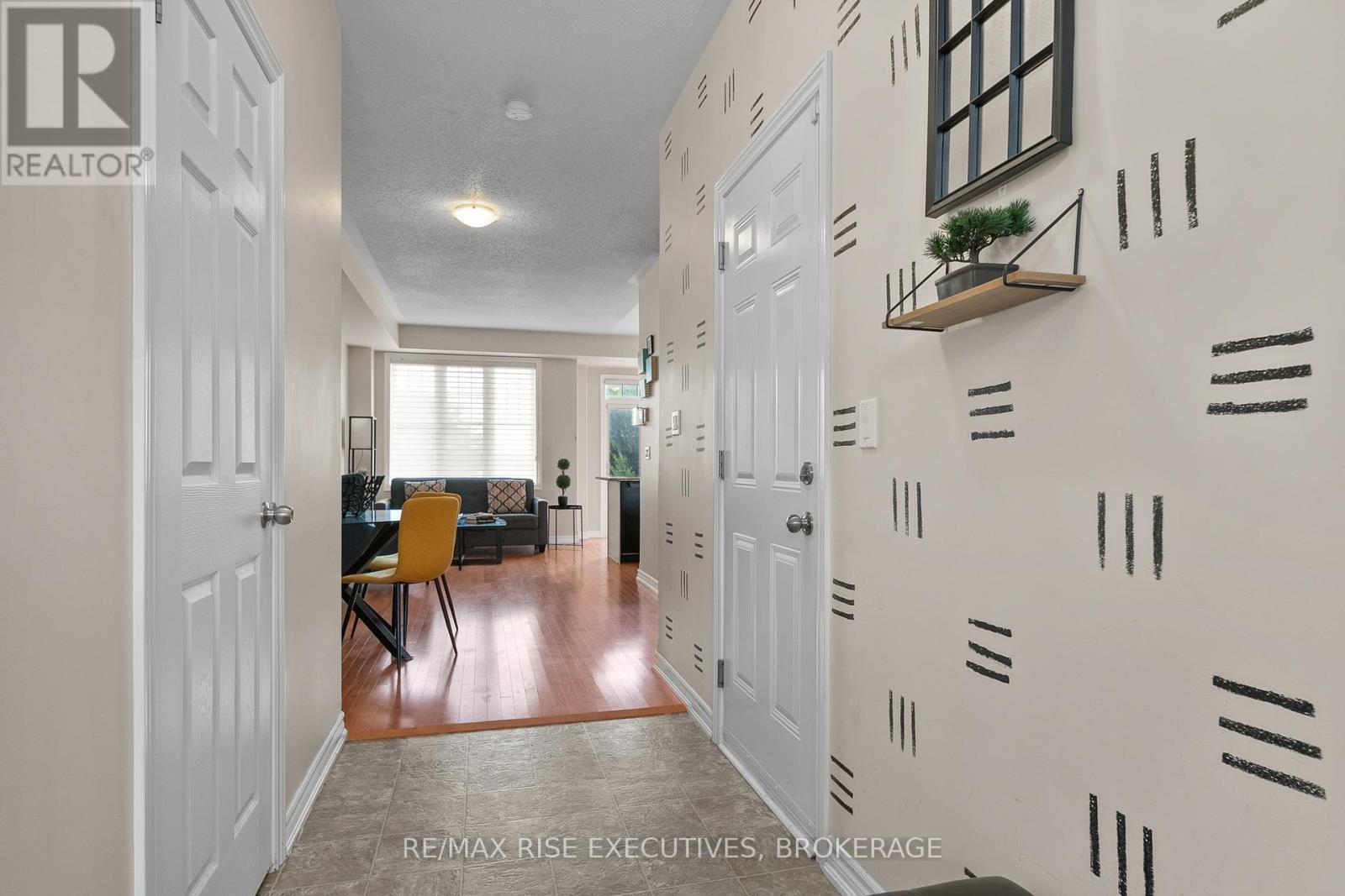 903 ASCOT LANE
