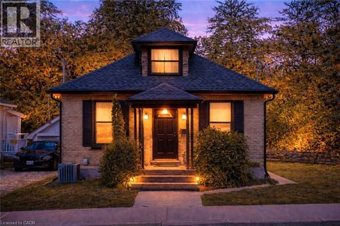 2 ESSON Street Kitchener ON N2M2T9