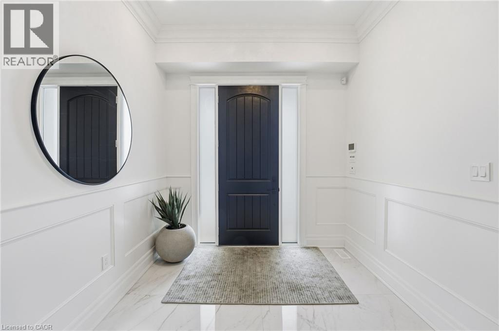 2265 LAKESHORE Road Unit# 3