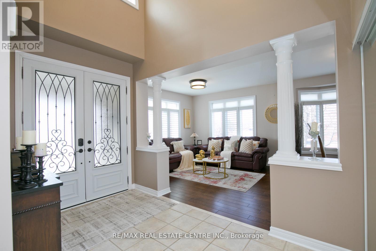 1 KIRKWOOD CRESCENT