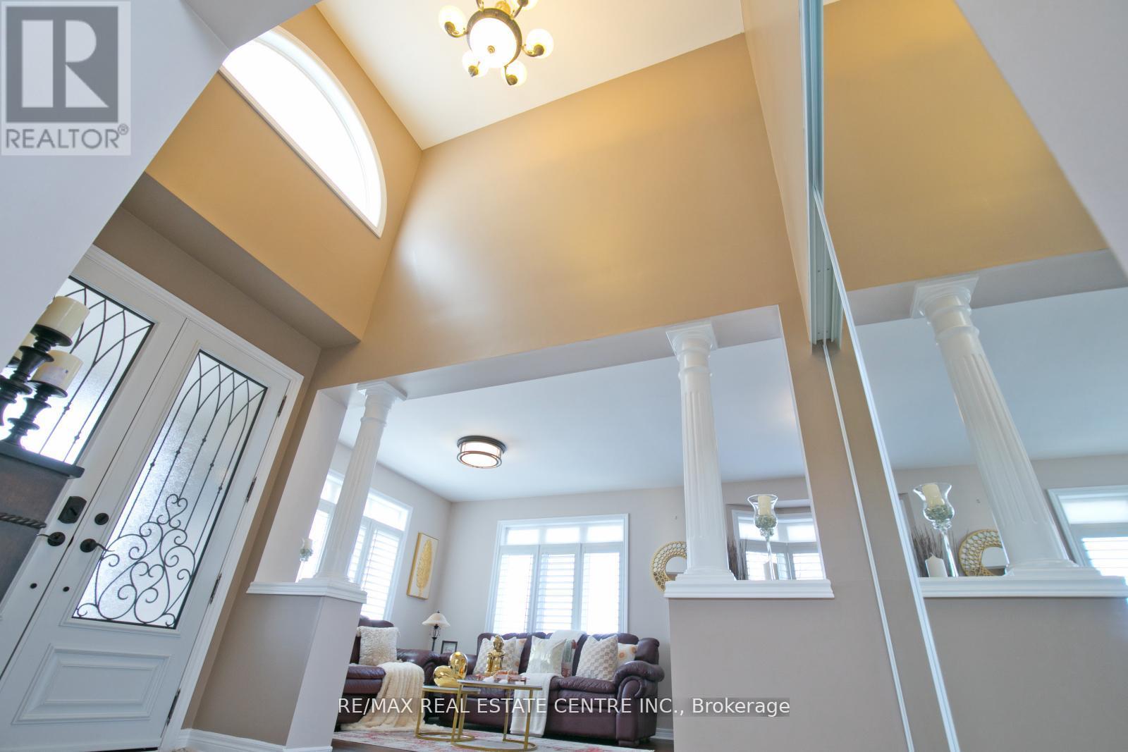 1 KIRKWOOD CRESCENT