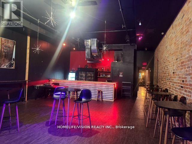 379 GEORGE STREET N