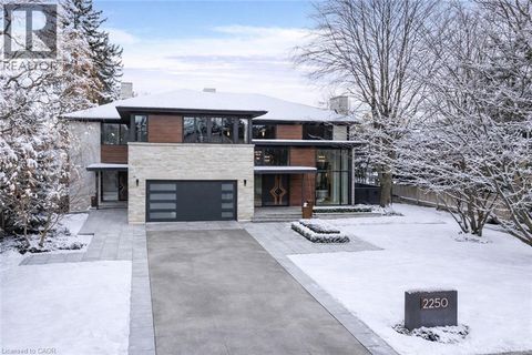 2250 CHANCERY Lane W Oakville ON L6J6A3