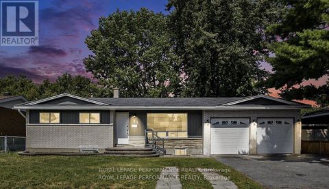 33 MAJESTIC DRIVE N Ottawa ON K2G1C6