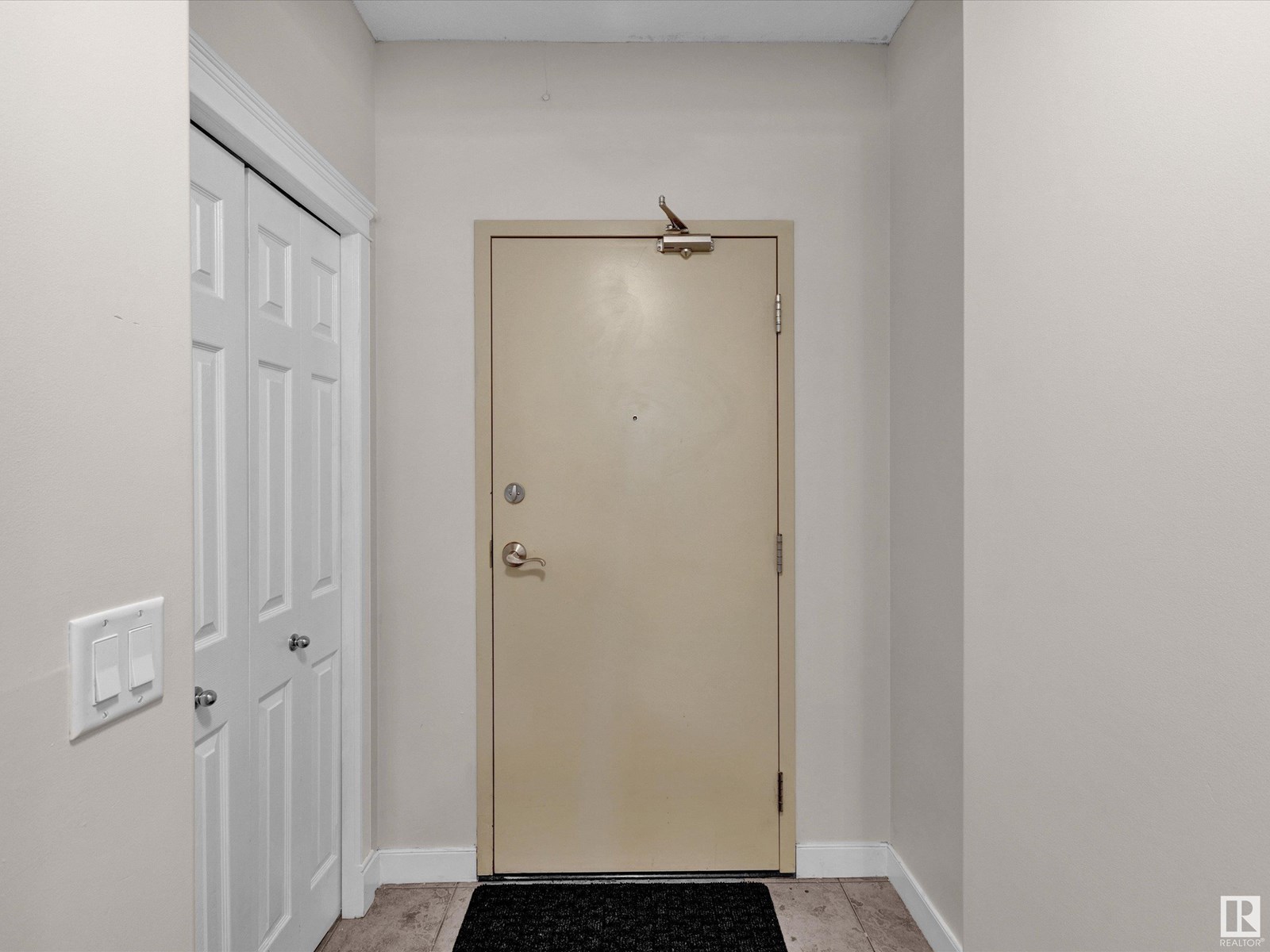 #805 9939 109 ST NW